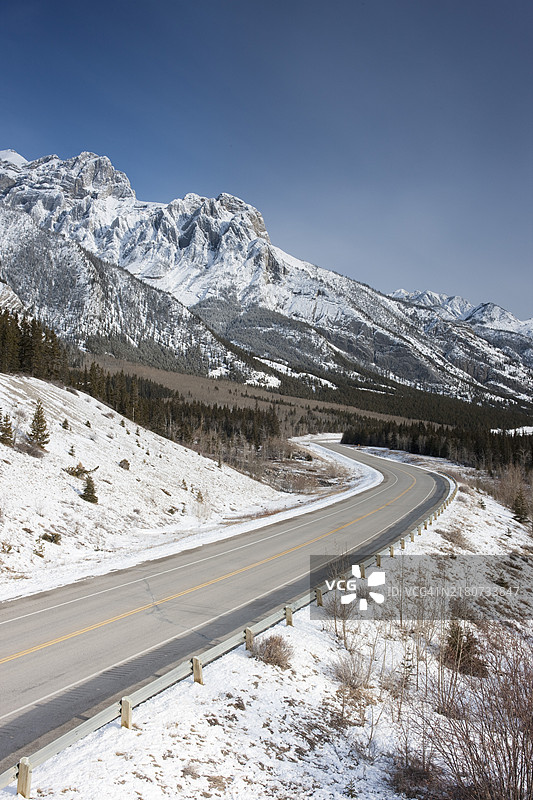 加拿大亚伯拉罕湖的亚伯拉罕山图片素材