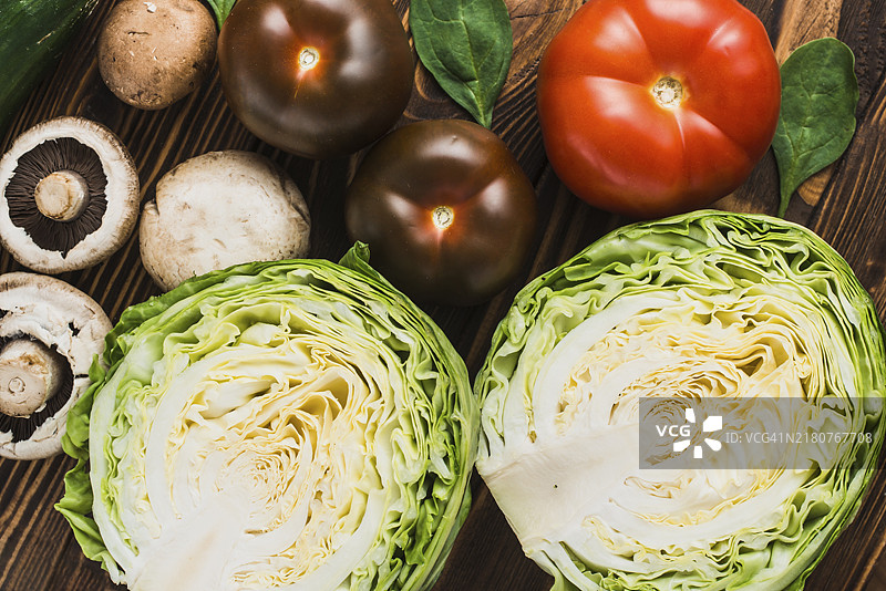 卷心菜、蘑菇和西红柿图片素材