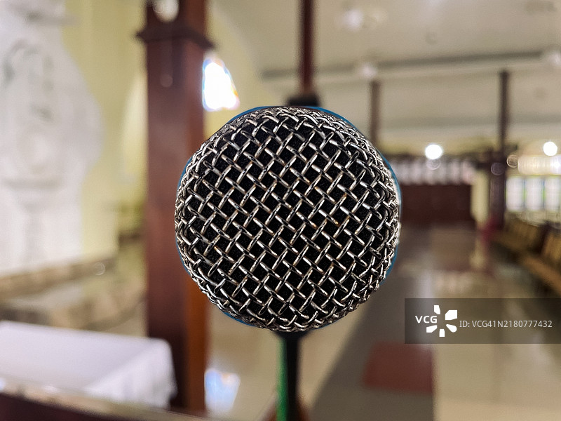 音乐厅或会议室麦克风特写，日惹图片素材
