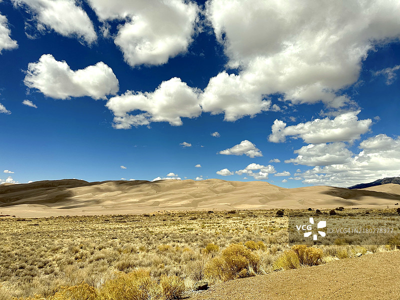 科罗拉多州的沙漠与天空的美丽景色，美国图片素材