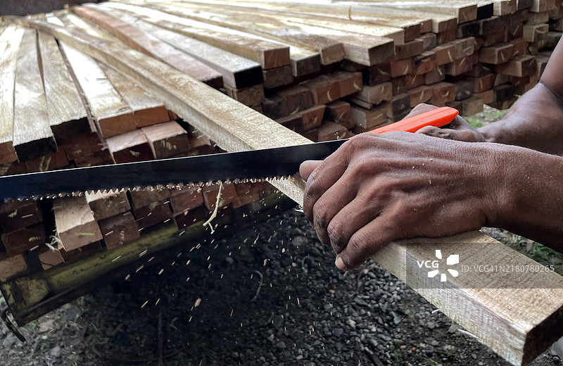 裁剪手锯木材图片素材