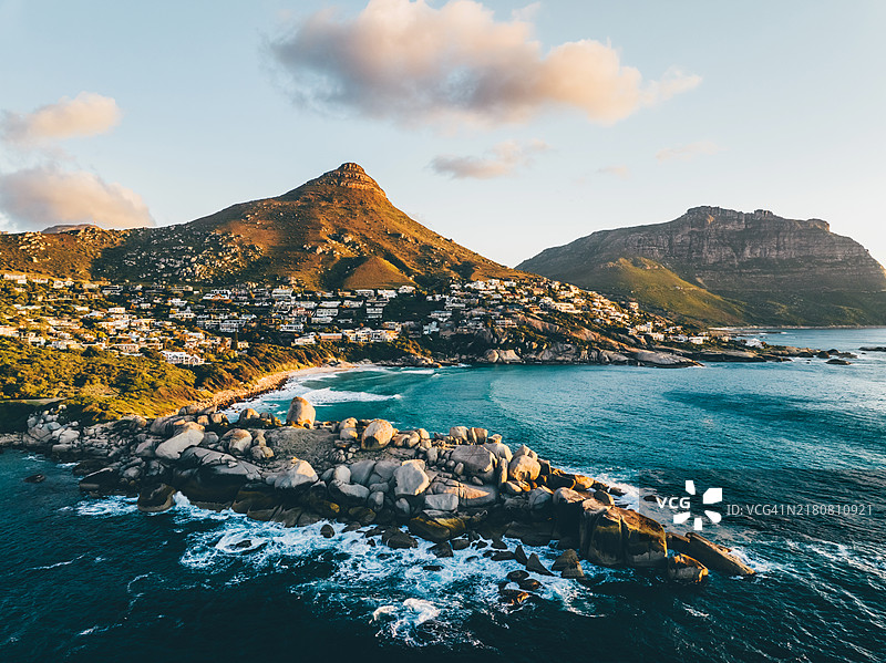 南非开普敦兰杜德诺海滩的鸟瞰图。图片素材
