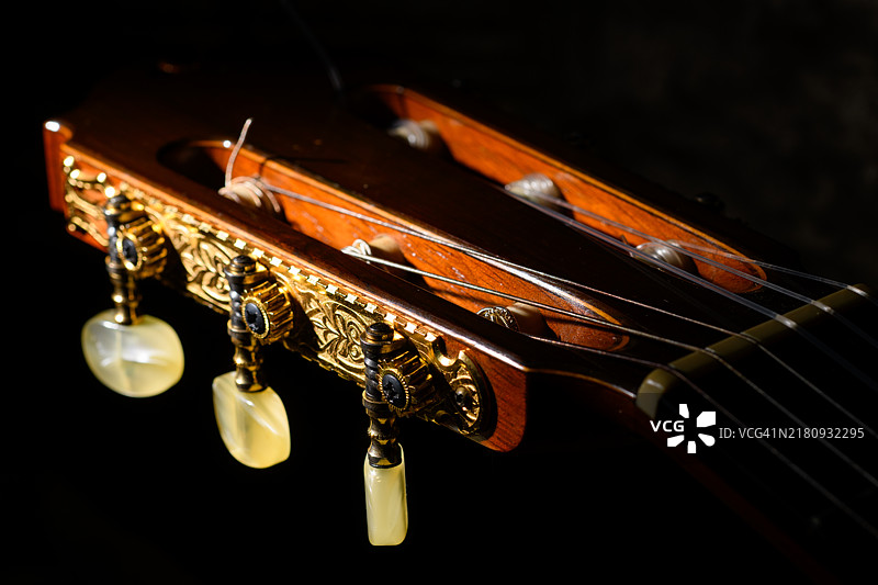 古典吉他调音器图片素材