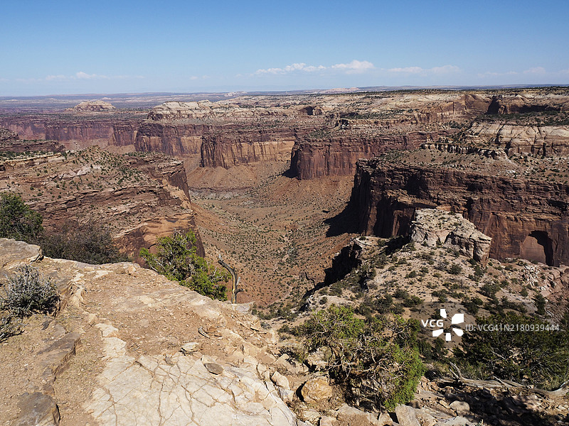 从阿兹特克孤丘顶端俯瞰峡谷地国家公园景色图片素材