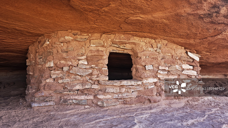 犹他州峡谷地国家公园阿兹特克孤丘粮仓图片素材