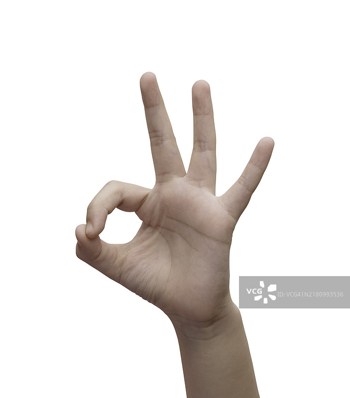 女孩的手特写，做出“好”的手势。图片素材