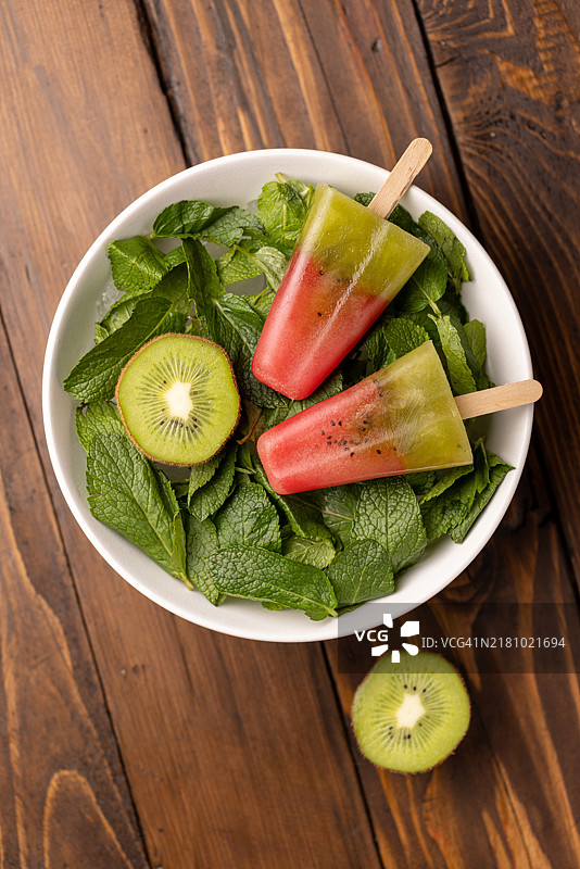 西瓜和猕猴桃冰棒图片素材