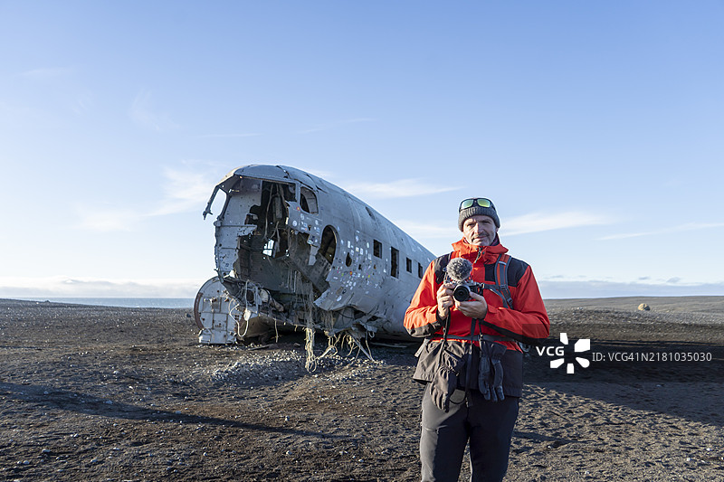 探索飞机残骸图片素材