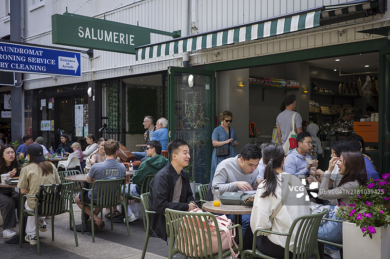 悉尼市中心繁忙的餐厅图片素材