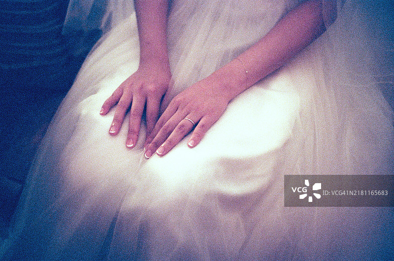 穿着婚纱的女人图片素材