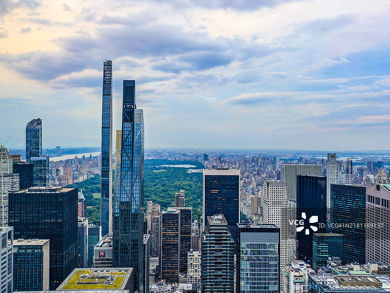 纽约亿万富翁街区建筑和中央公园图片素材