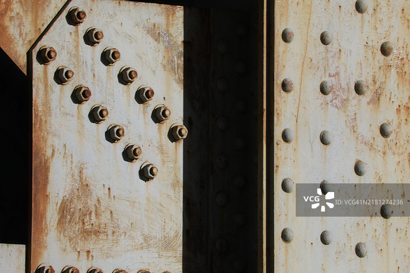 连接钢部件的结构钢铆钉图片素材