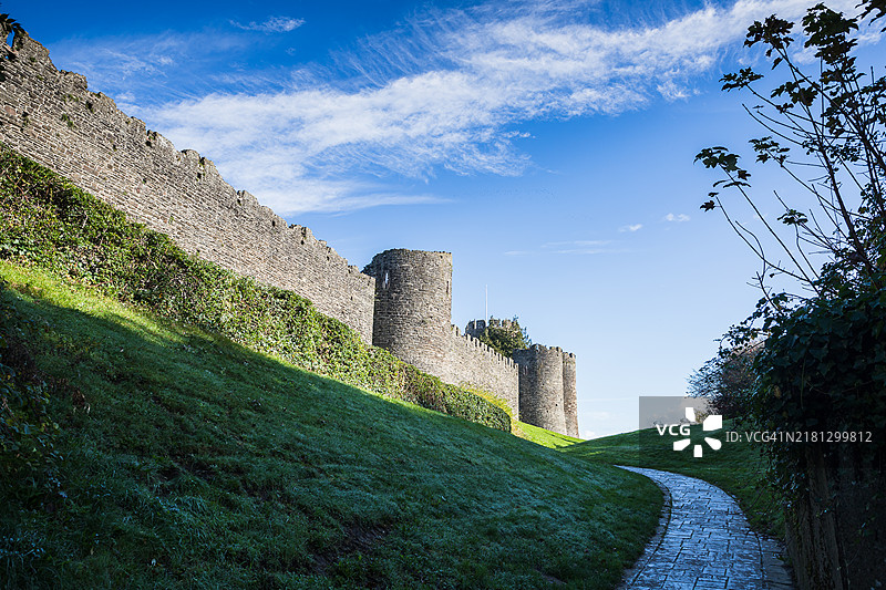 通往康威城堡的蜿蜒小径图片素材