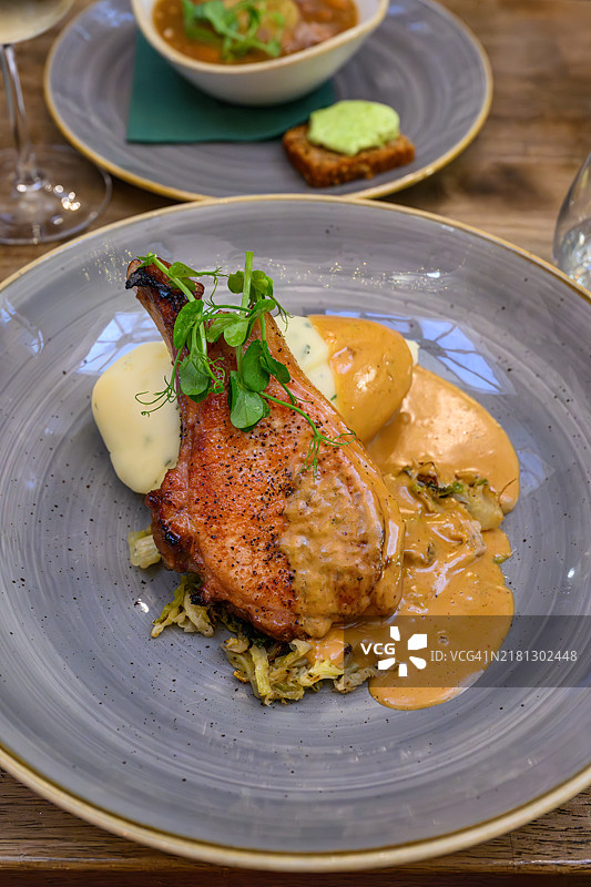 贝尔法斯特餐厅-马德拉酱腌肉排图片素材