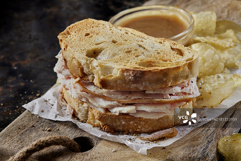 烤火鸡法式浸泡三明治图片素材
