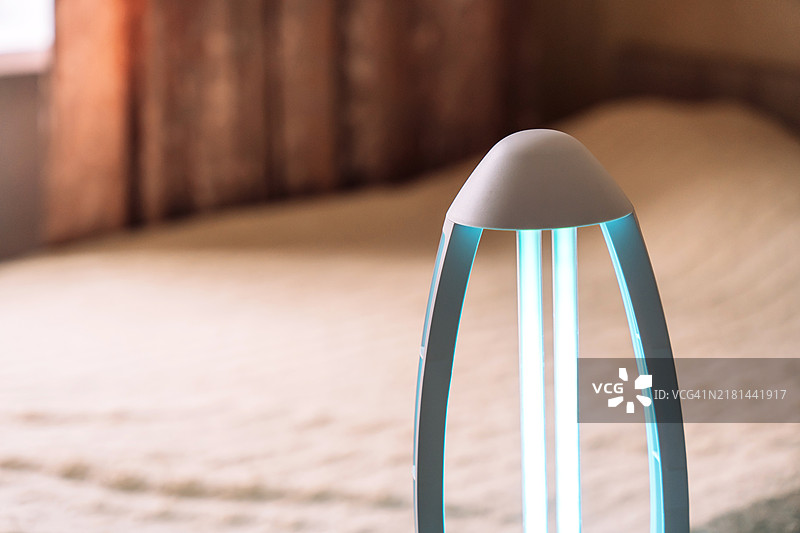 床边的UVC灯特写图片素材