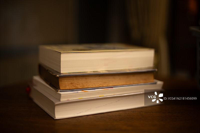 一堆书图片素材