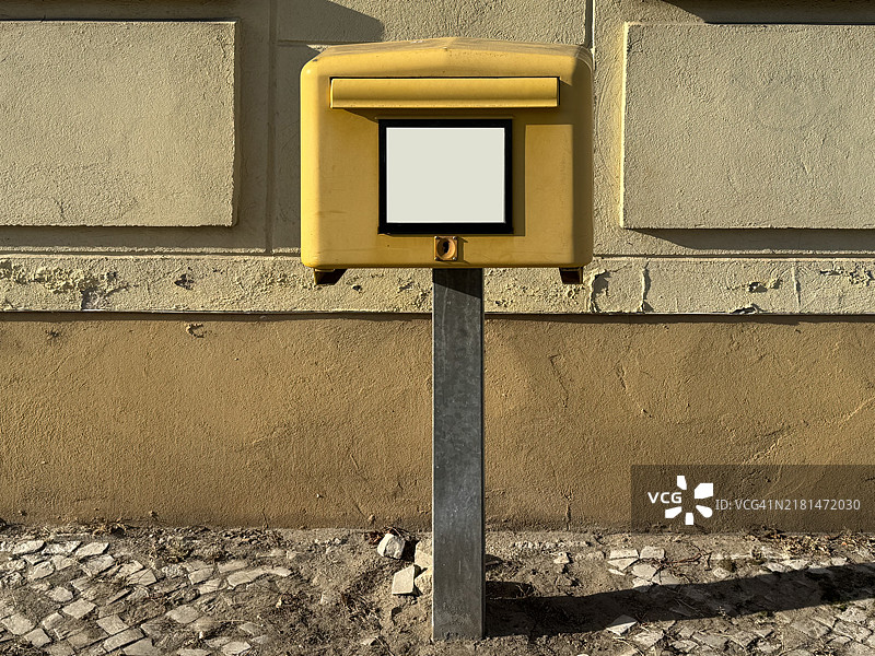 黄色邮箱图片素材