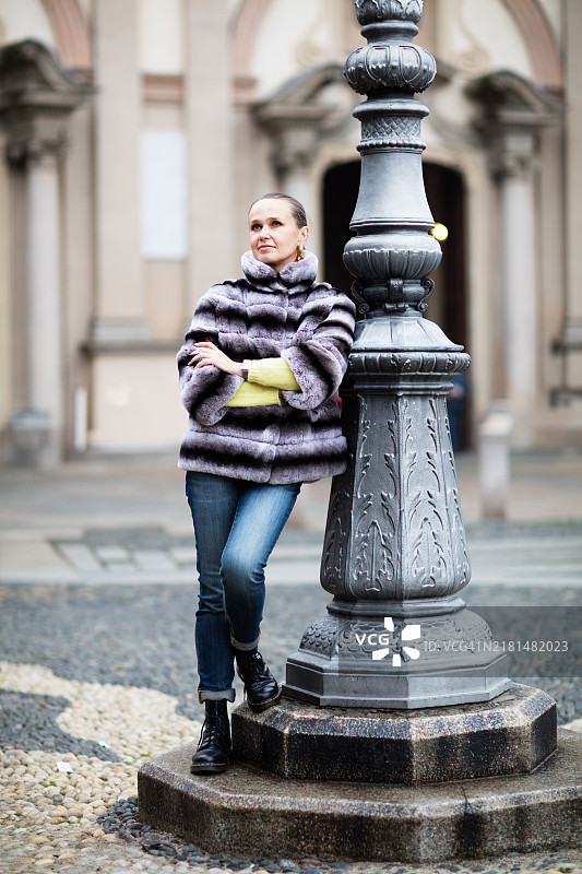 访问维杰瓦诺市。图片素材