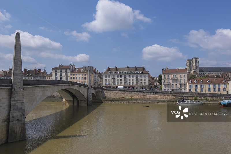 法国勃艮第-弗朗什-孔泰大区索恩-卢瓦尔省沙隆图片素材