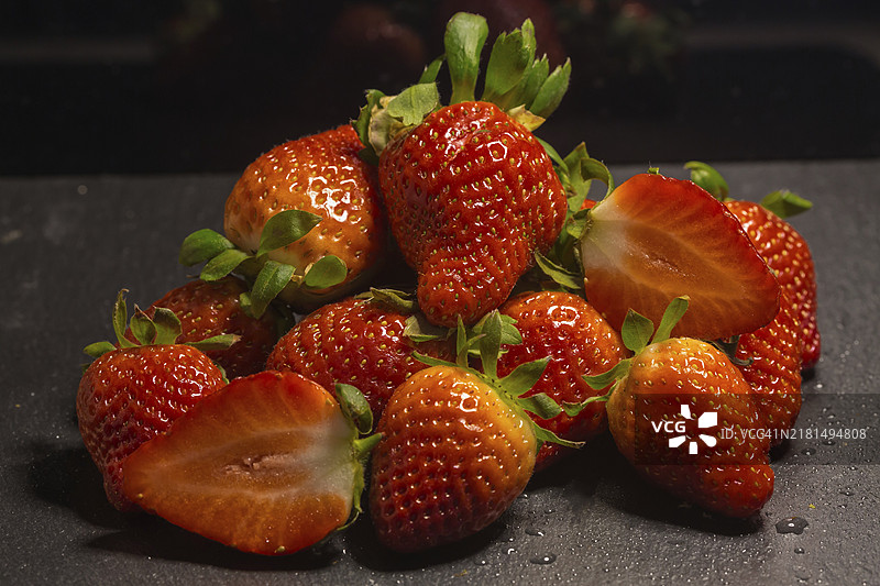 用红色草莓装饰图片素材