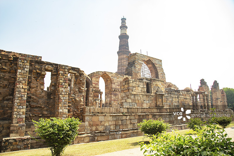 顾特卜塔附近阿拉-乌德-丁·卡尔吉苏丹陵墓和伊斯兰学校图片素材