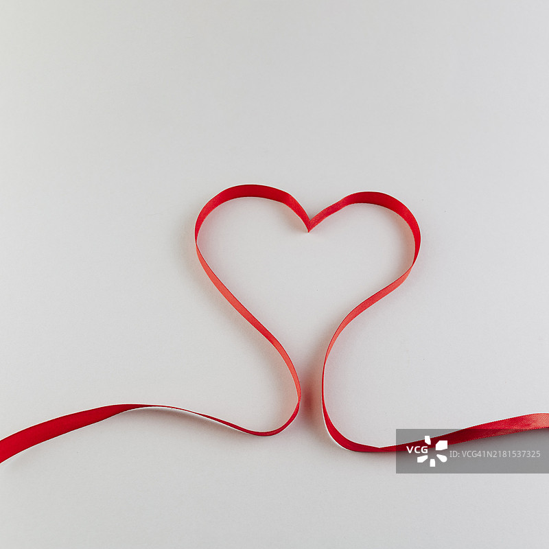 红色缎带爱心图片素材