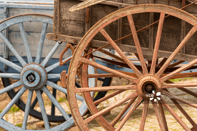 法国洛克罗南的旧货车图片素材
