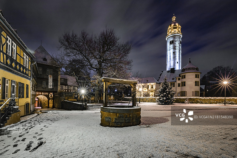 德国黑森州法兰克福Höchst区冬季城堡广场黄昏景色图片素材