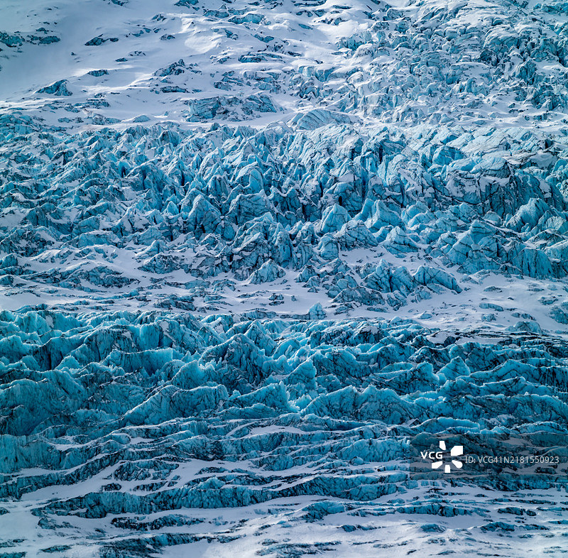 阿萨巴斯卡冰川冰原公路，阿尔伯塔，加拿大图片素材