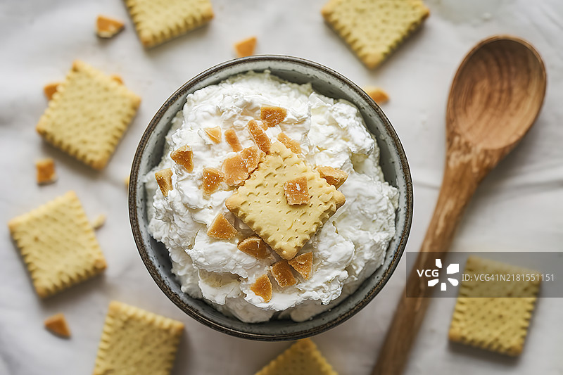 一张自制农家奶酪与短饼干块的照片，希腊，希腊图片素材