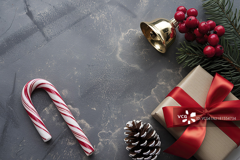 在纹理灰色背景上的节日布置照片图片素材
