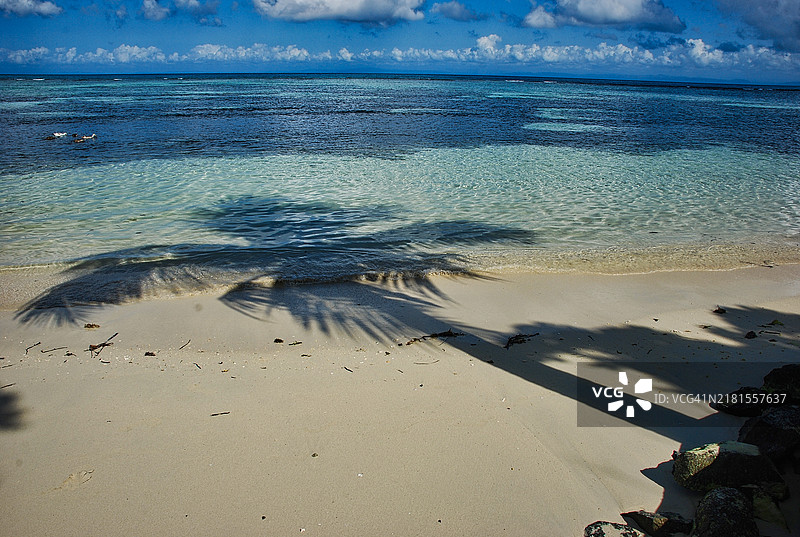 要好好地活在当下，我们可能需要打破时间的常规。图片素材