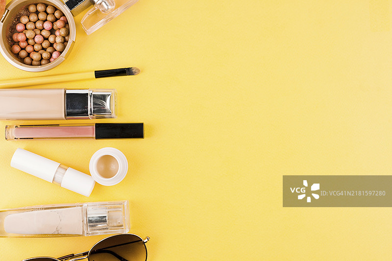 化妆品套装线条图片素材