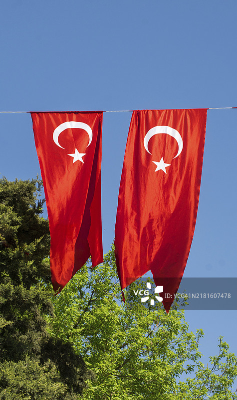 在户外展示的土耳其国旗图片素材