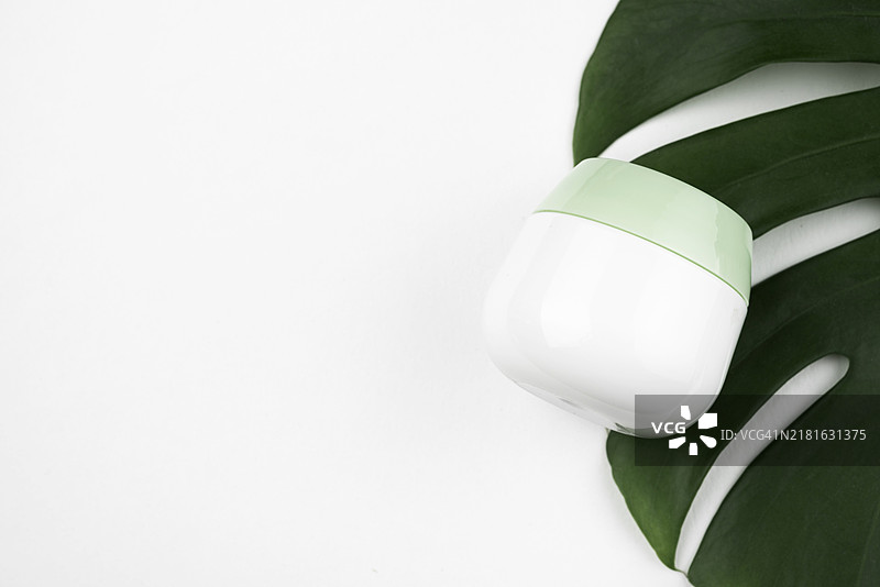 奶油色容器样品平铺图片素材