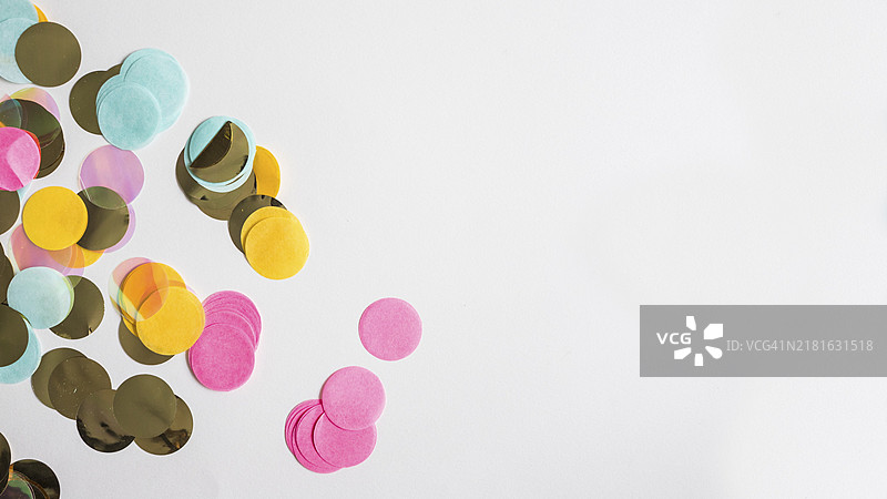 彩色金色纸屑俯视图图片素材