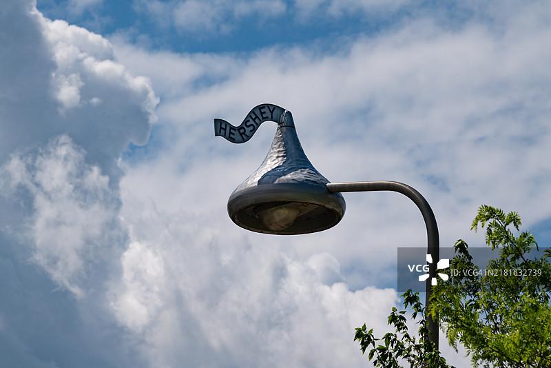 宾夕法尼亚州赫尔希的巧克力亲吻街灯图片素材