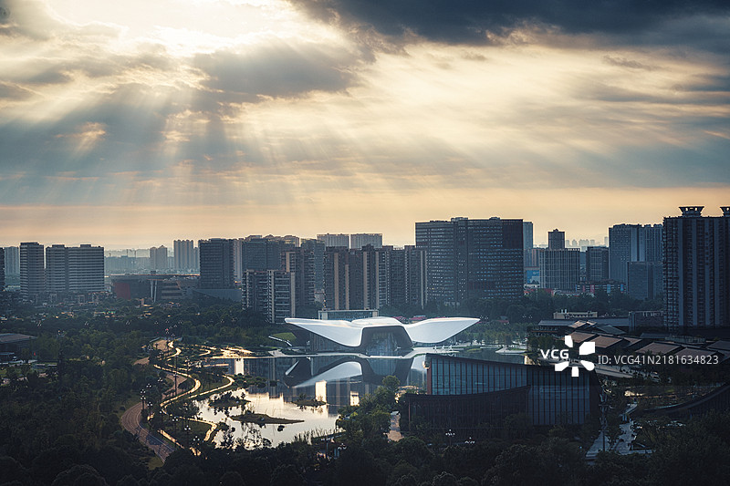 成都金牛区天府艺术公园的日出图片素材