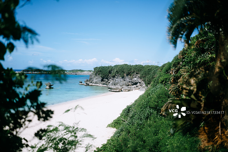 阳光明媚的白沙滩，与论岛，日本图片素材