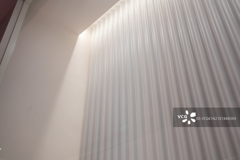 窗户上方的灯带图片素材