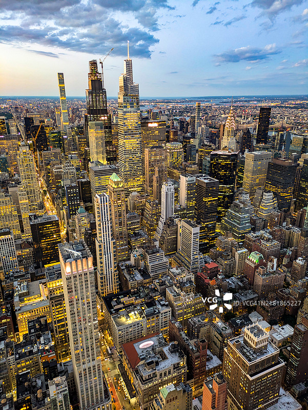 纽约中城建筑的日落天际线图片素材