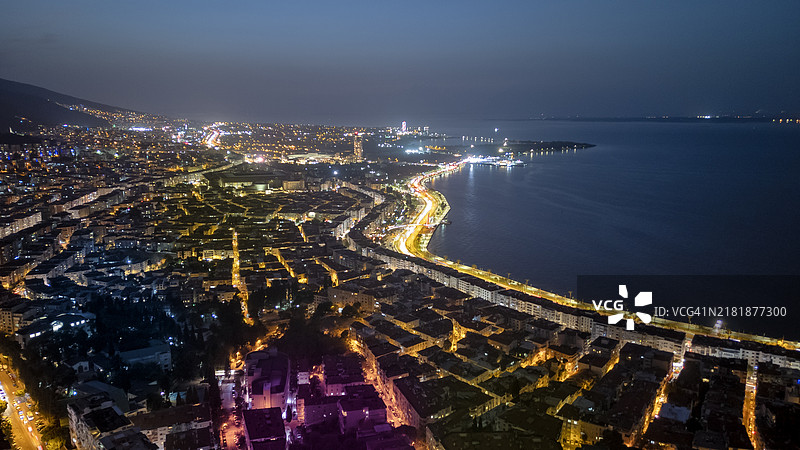 伊兹密尔黄昏时分的轮胎鸟瞰图图片素材