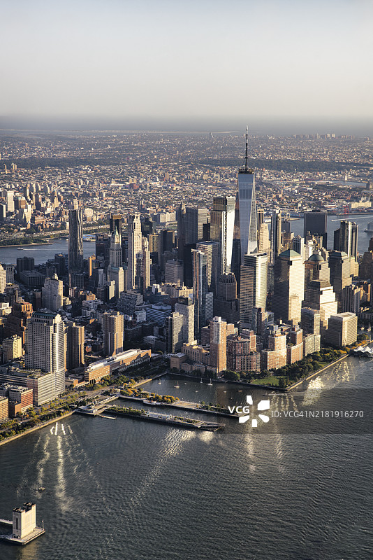 日落时分的曼哈顿鸟瞰图，纽约市，美国图片素材