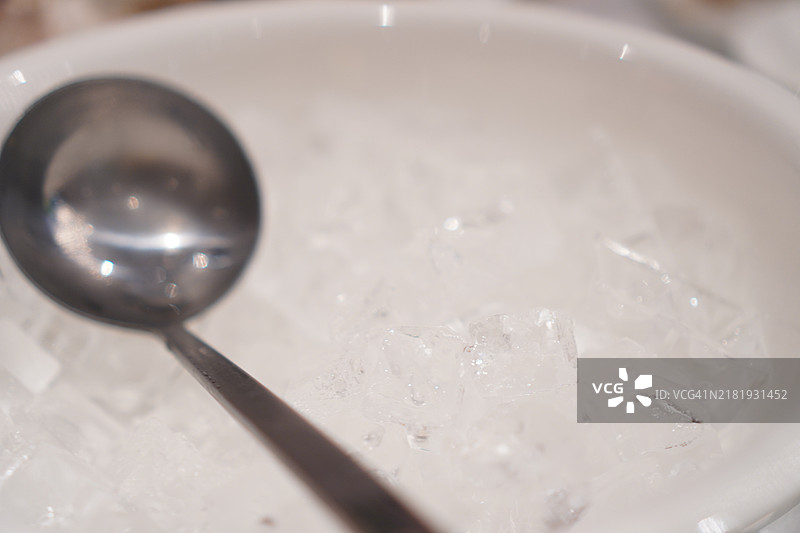 碗里的冰块图片素材