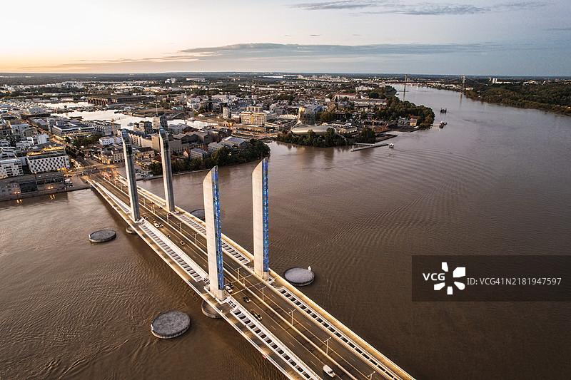 波尔多日落时的航拍景观图片素材