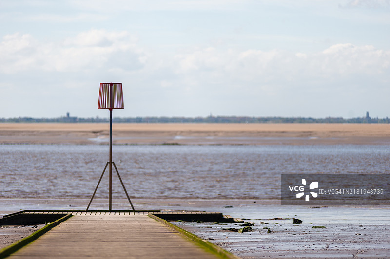 穿过里布尔河朝南港方向。图片素材