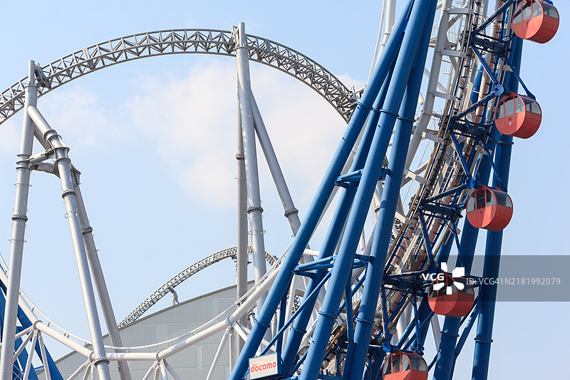 过山车和摩天轮图片素材