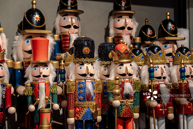 各种不同的坚果夹，新年圣诞节家居装饰或礼物图片素材