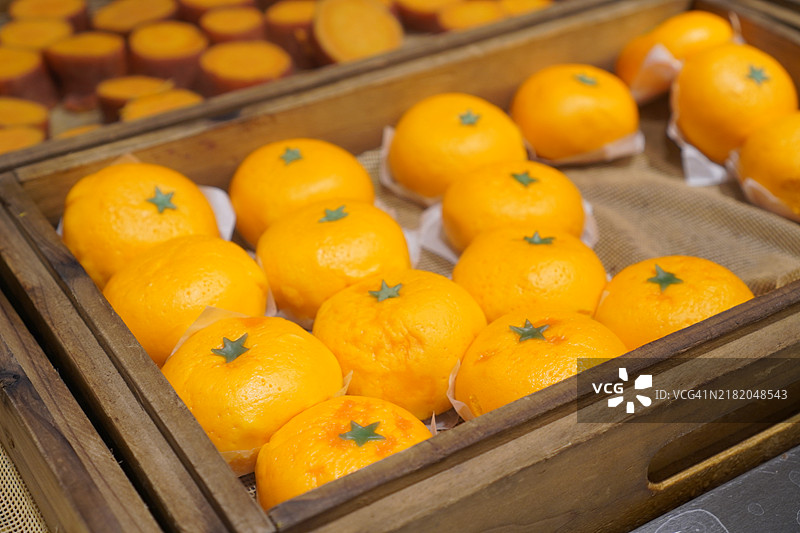 蒸蛋奶黄包图片素材